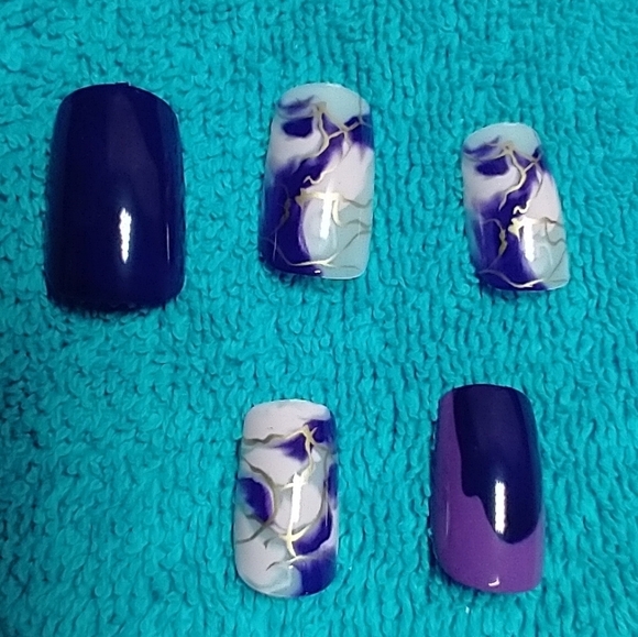 Press on nails purple white marble set - Picture 1 of 2